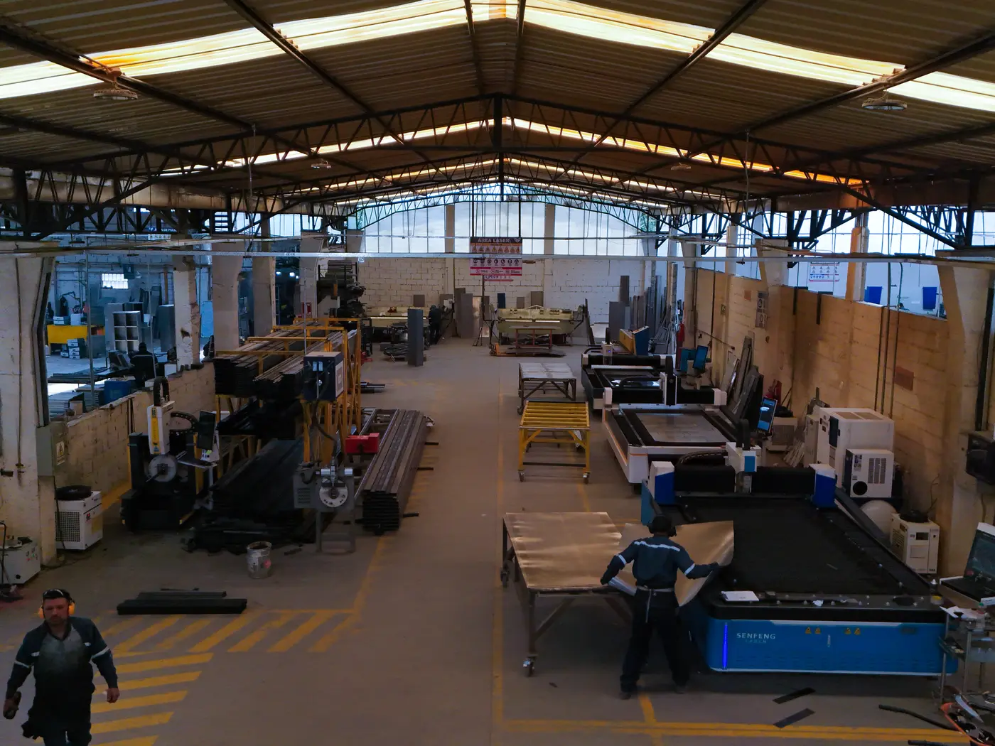 Nave de producción de Hypermetales en Quito